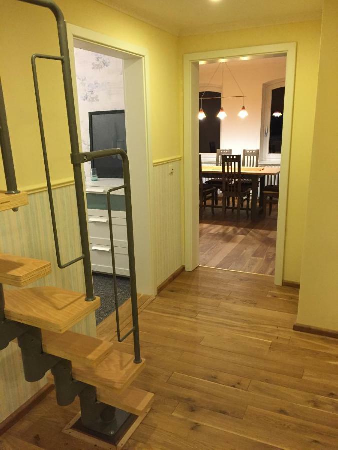Exklusive Ferienwohnungen Im Gutshaus Viezen Bernitt Esterno foto