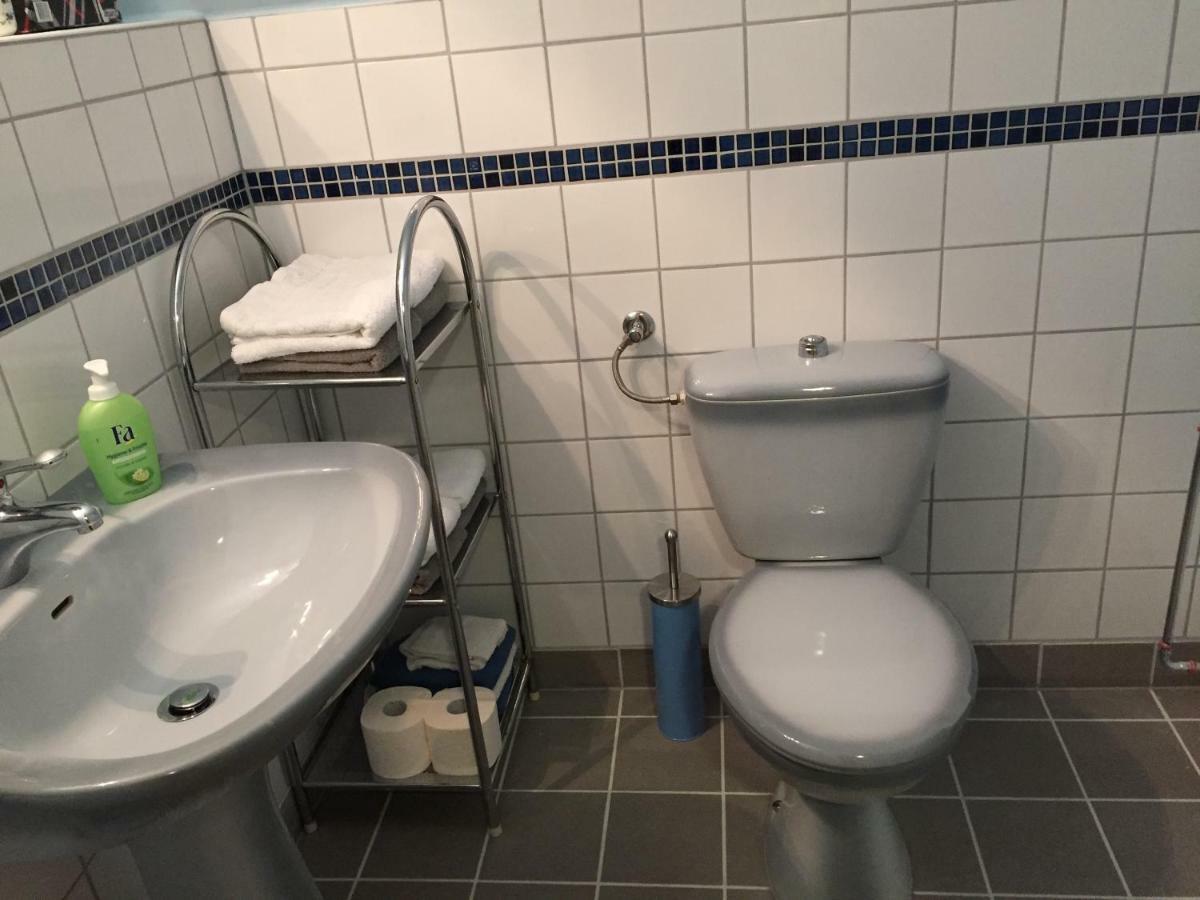 Exklusive Ferienwohnungen Im Gutshaus Viezen Bernitt Esterno foto