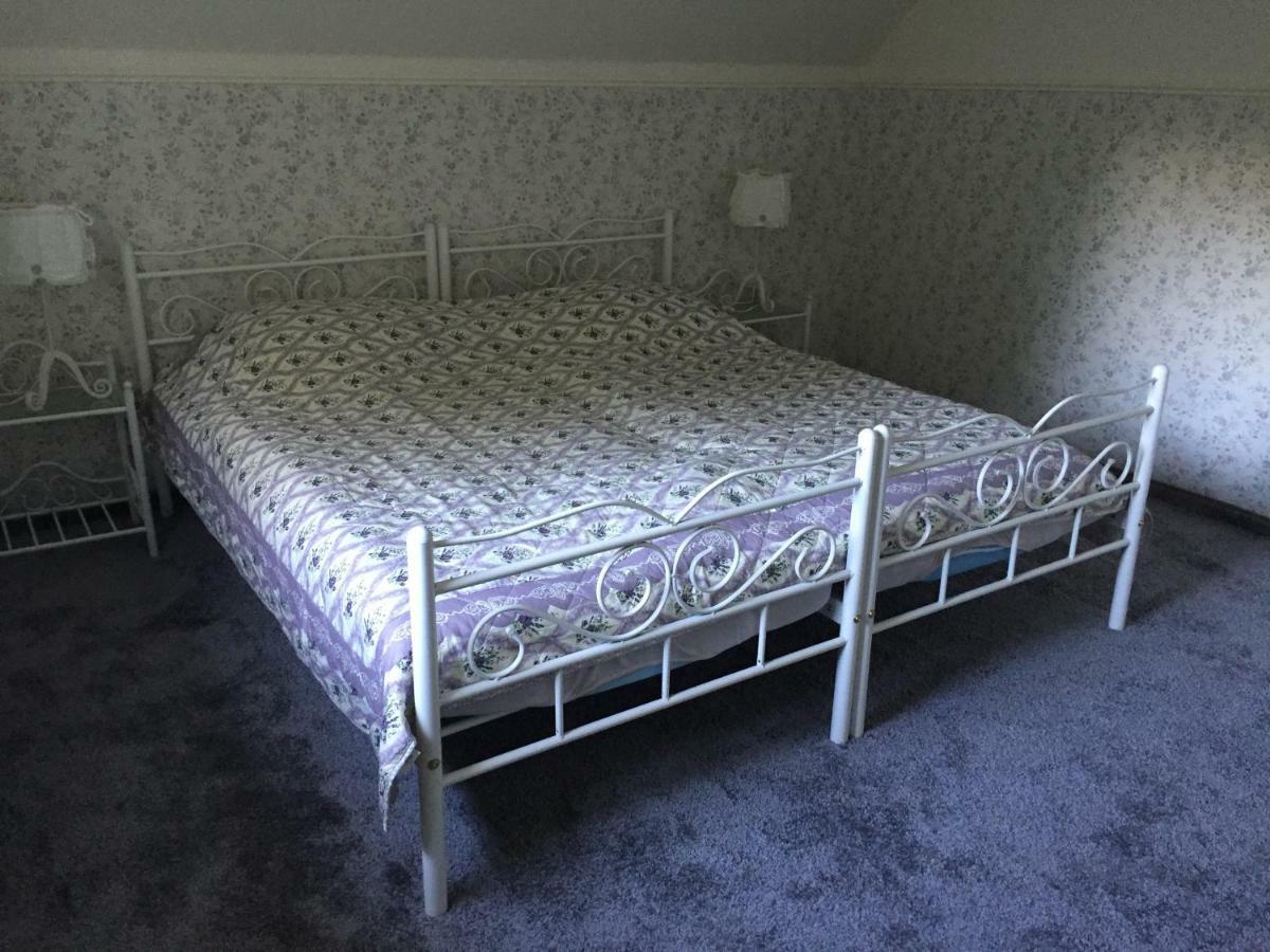 Exklusive Ferienwohnungen Im Gutshaus Viezen Bernitt Esterno foto