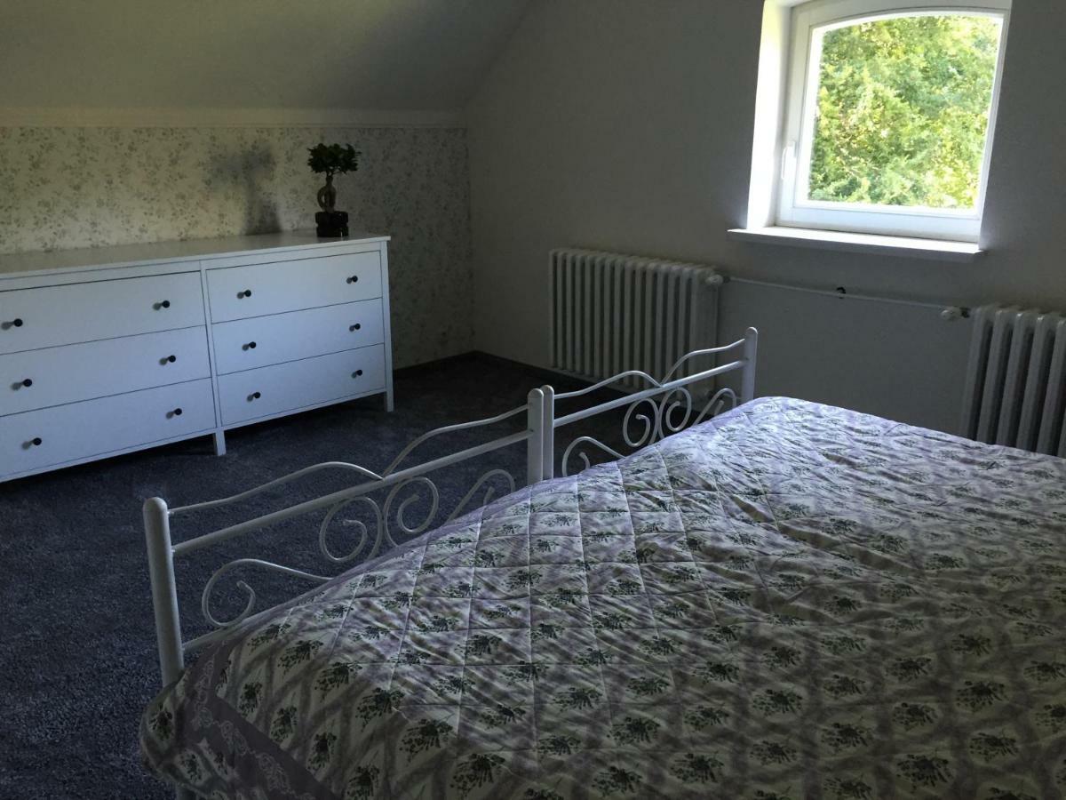 Exklusive Ferienwohnungen Im Gutshaus Viezen Bernitt Esterno foto